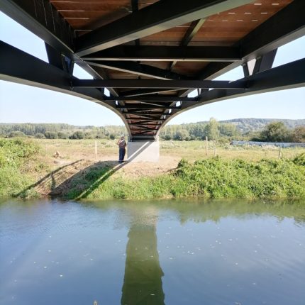 Vue du dessous de la passerelle